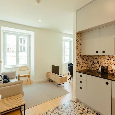 Trindade 19 - 1a Arinto Apartmán